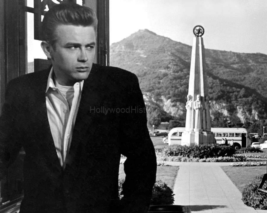 James Dean 1955 13 WM.jpg